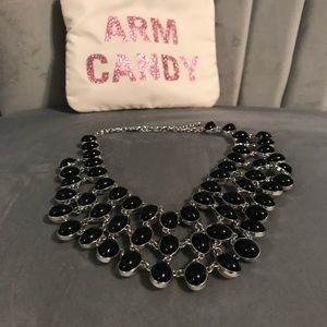 Two-sided black and white necklace